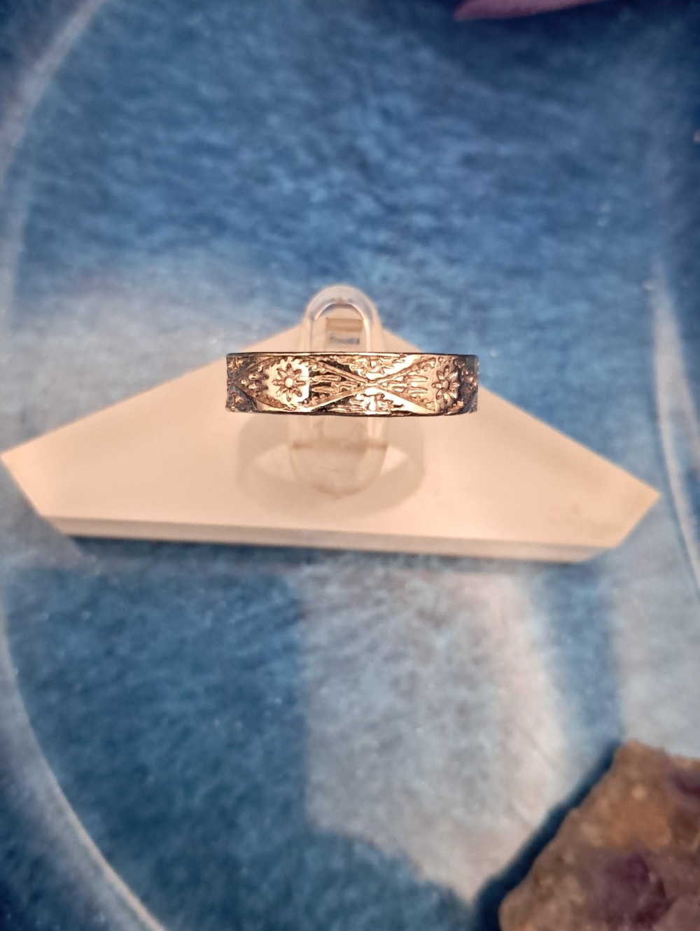 Unique Etched Band Statement Ring (Silvertone)